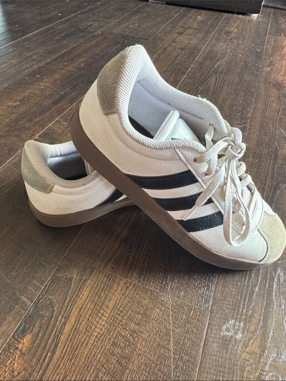 adidas VL court